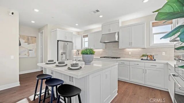 817 Sonia, Irvine, CA 92618