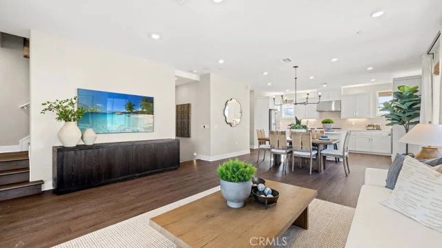817 Sonia, Irvine, CA 92618