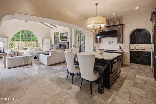 4949 E LINCOLN Drive 7, Paradise Valley, AZ 85253