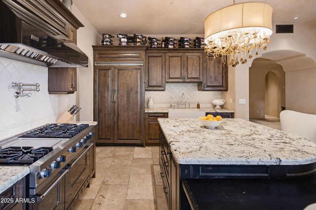 4949 E LINCOLN Drive 7, Paradise Valley, AZ 85253