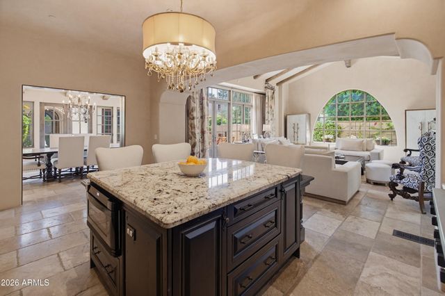 4949 E LINCOLN Drive 7, Paradise Valley, AZ 85253