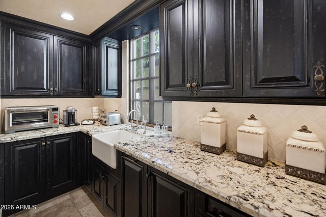 4949 E LINCOLN Drive 7, Paradise Valley, AZ 85253