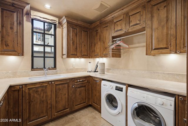 4949 E LINCOLN Drive 7, Paradise Valley, AZ 85253