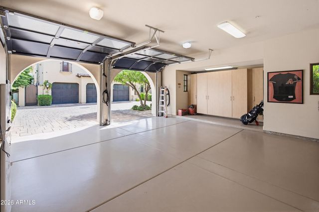 4949 E LINCOLN Drive 7, Paradise Valley, AZ 85253