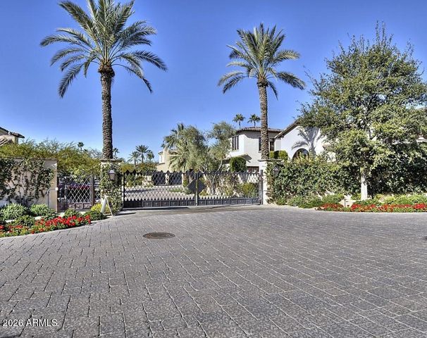 4949 E LINCOLN Drive 7, Paradise Valley, AZ 85253