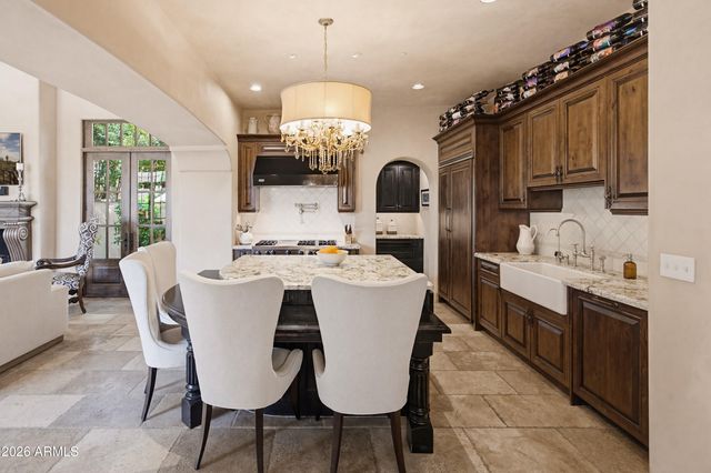 4949 E LINCOLN Drive 7, Paradise Valley, AZ 85253