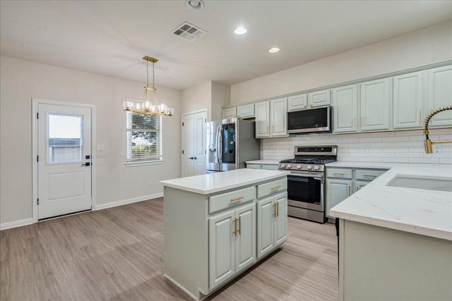765 Reliance DR, Buda, TX 78610