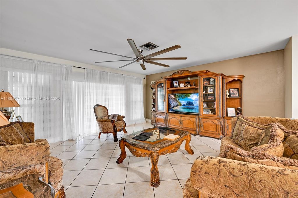 311 NW 201st St, Miami Gardens, FL 33169