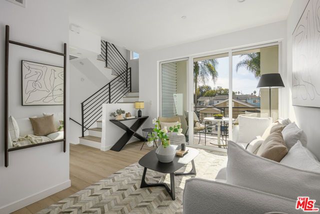 5851 David Avenue, Los Angeles, CA 90034