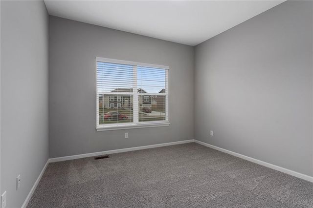 908 SW Pintail Lane, Oak Grove, MO 64075