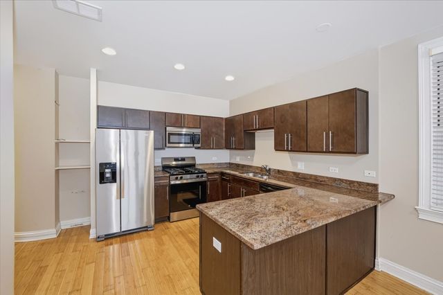 2425 W Arthington Street 1, Chicago, IL 60612