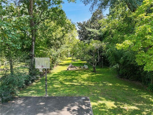 1741 Meadowdale Avenue NE, Atlanta, GA 30306