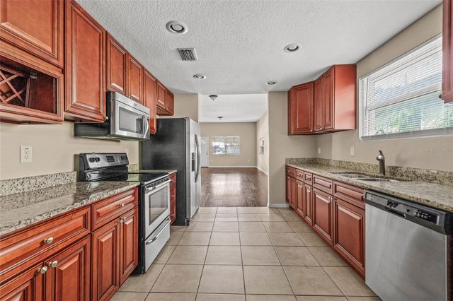 2501 W GRAY STREET, Tampa, FL 33609