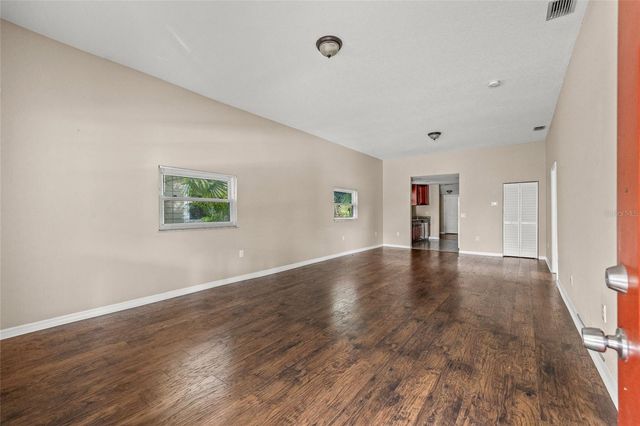 2501 W GRAY STREET, Tampa, FL 33609