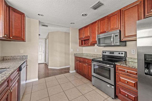 2501 W GRAY STREET, Tampa, FL 33609