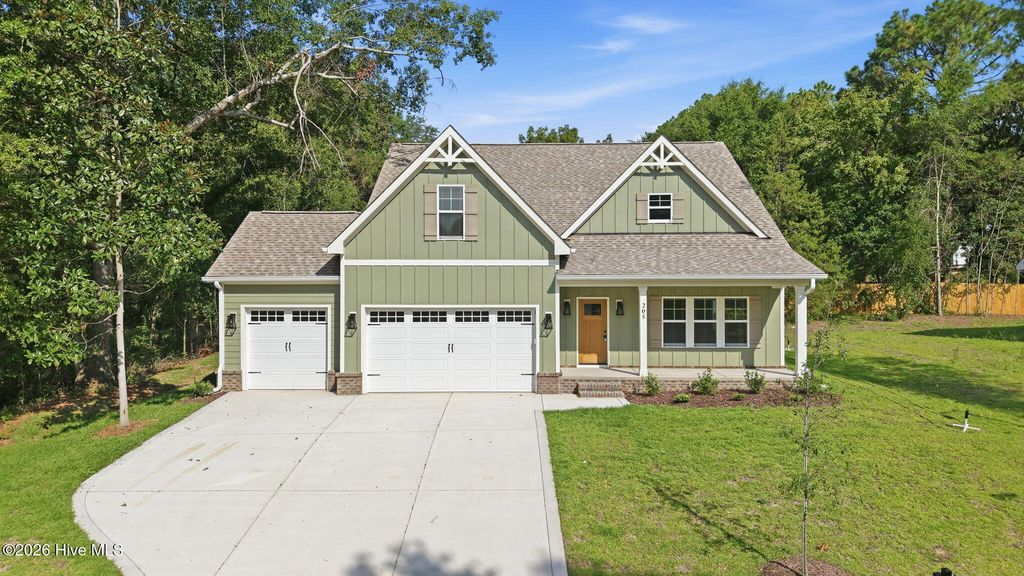 205 Telluride Court, Aberdeen, NC 28315