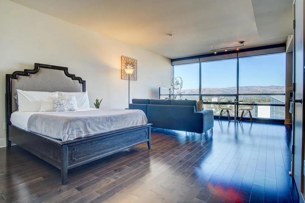 Image 11 of property listing at 88 E San Fernando Street 1406, San Jose, CA 95113