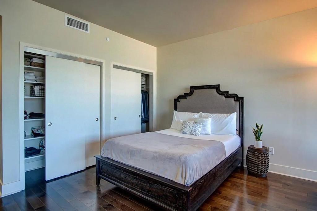 Image 14 of property listing at 88 E San Fernando Street 1406, San Jose, CA 95113