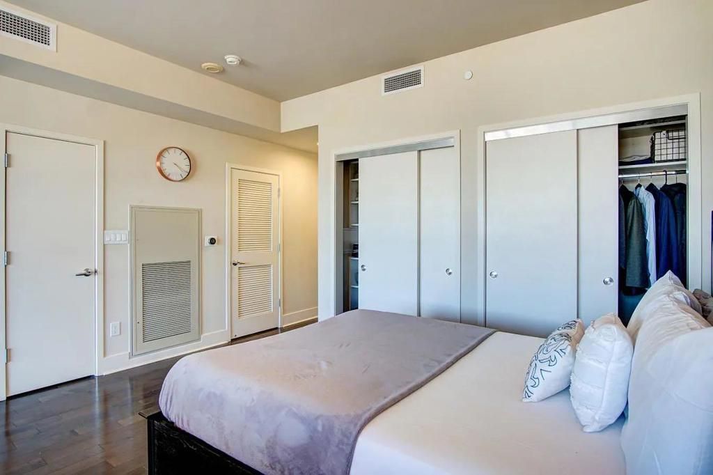 Image 15 of property listing at 88 E San Fernando Street 1406, San Jose, CA 95113