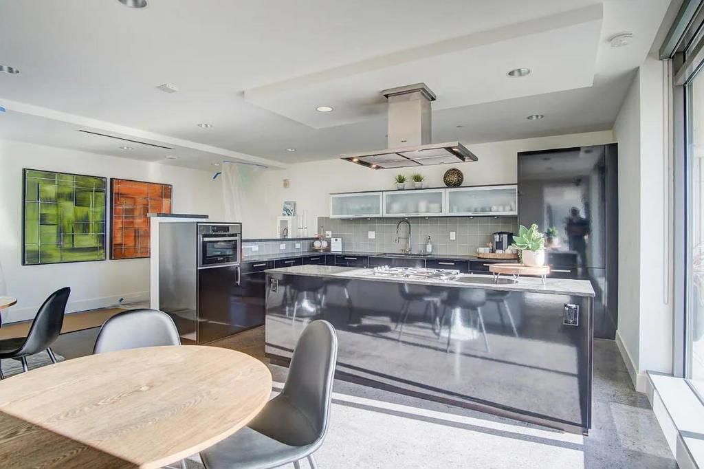 Image 26 of property listing at 88 E San Fernando Street 1406, San Jose, CA 95113