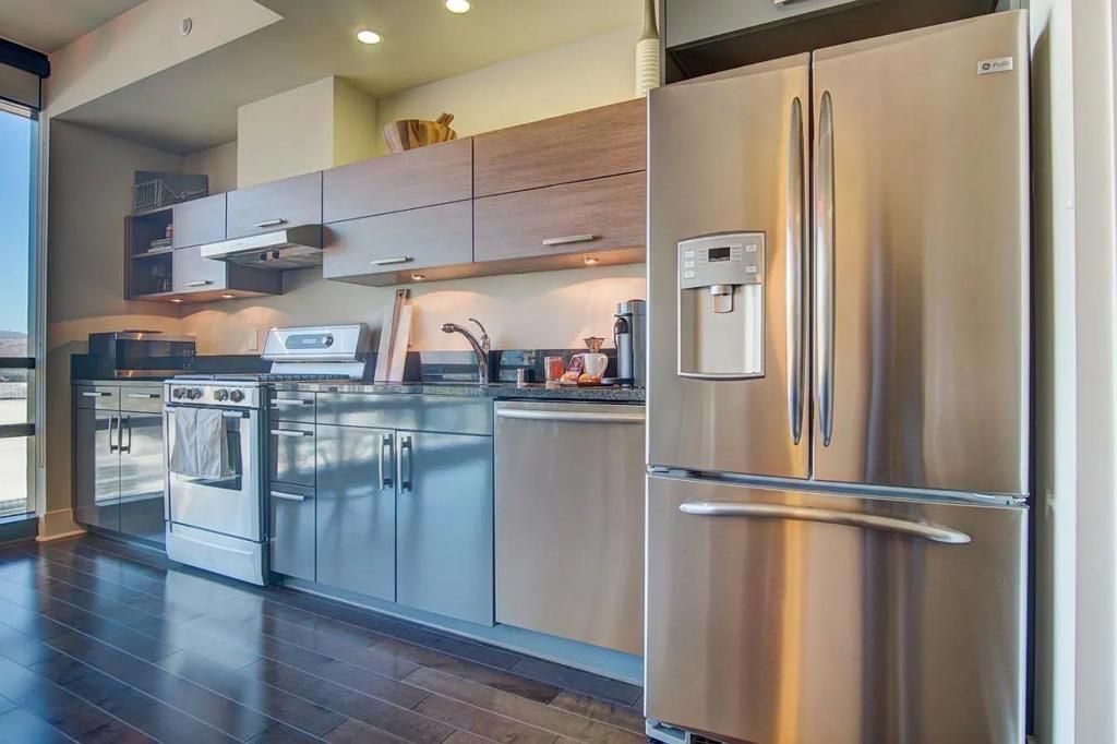 Image 5 of property listing at 88 E San Fernando Street 1406, San Jose, CA 95113