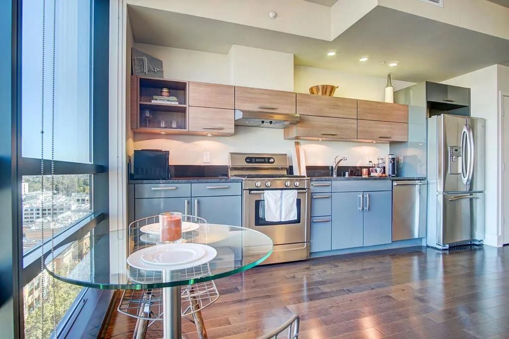 Image 6 of property listing at 88 E San Fernando Street 1406, San Jose, CA 95113