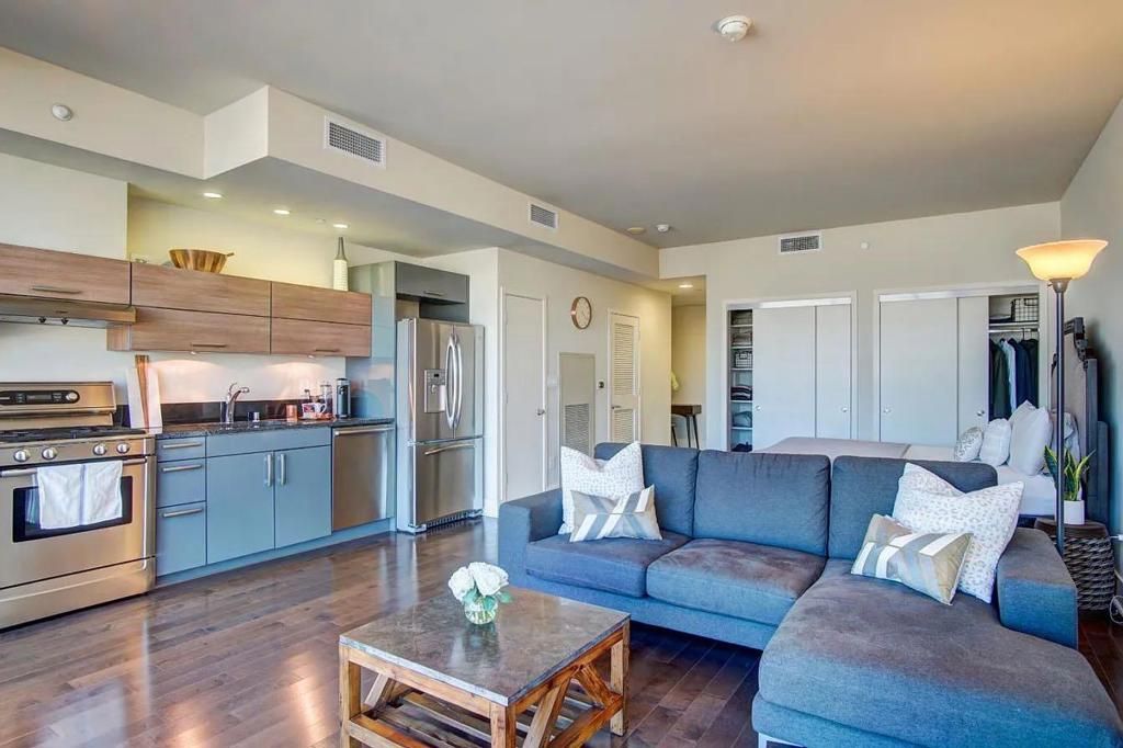 Image 9 of property listing at 88 E San Fernando Street 1406, San Jose, CA 95113