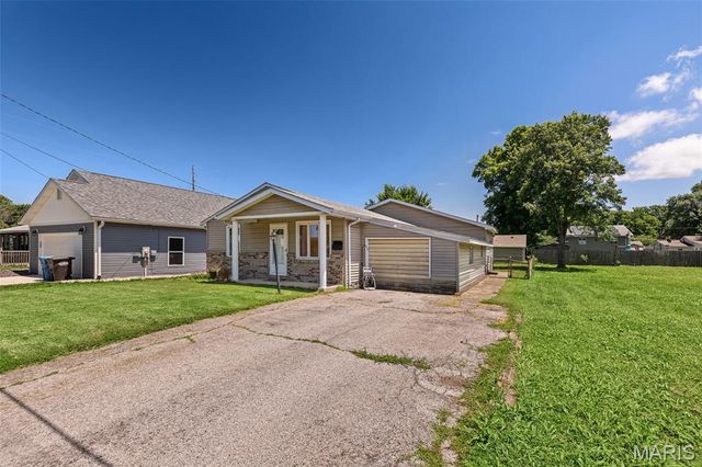 729 Dugger Street, Bethalto, IL 62010