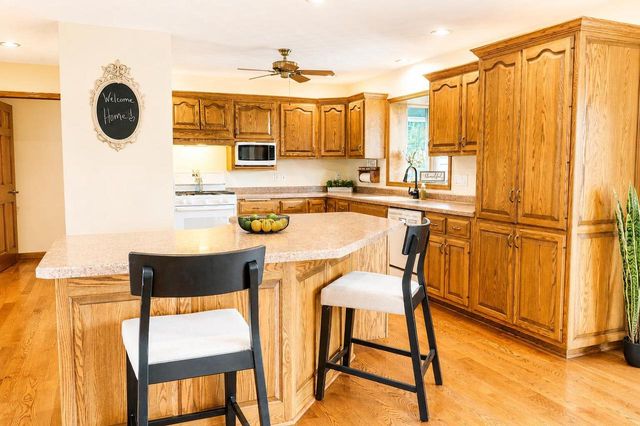 W9010 SCHOOL ROAD, Dale, WI 54944