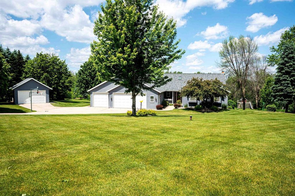 W9010 SCHOOL ROAD, Dale, WI 54944