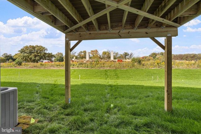 142 ADA HIGHTOWER AVE, Pennington, NJ 08534