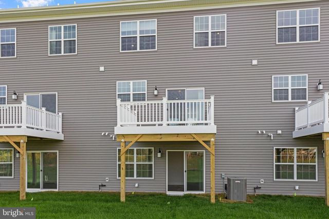 142 ADA HIGHTOWER AVE, Pennington, NJ 08534