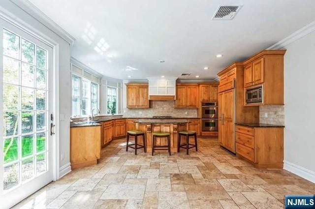 85 Everett Street, Closter, NJ 07624