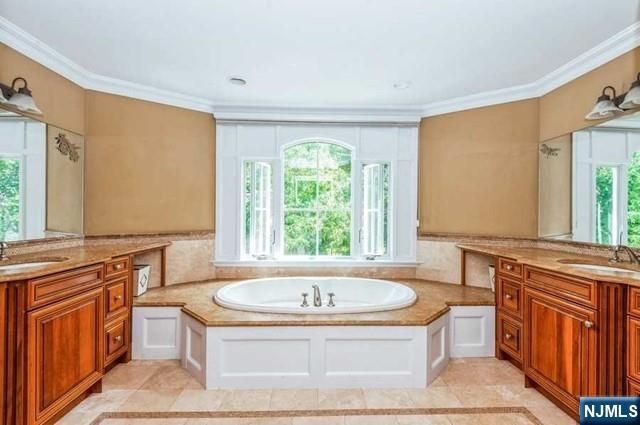 85 Everett Street, Closter, NJ 07624