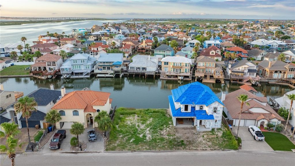 13530 PESETA Ct, Corpus Christi, TX 78418 — photo 4