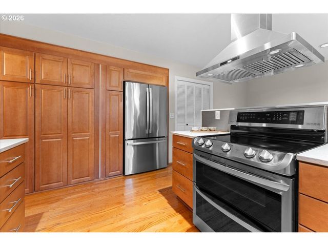 4361 ALBERT Cir, Lake Oswego, OR 97035