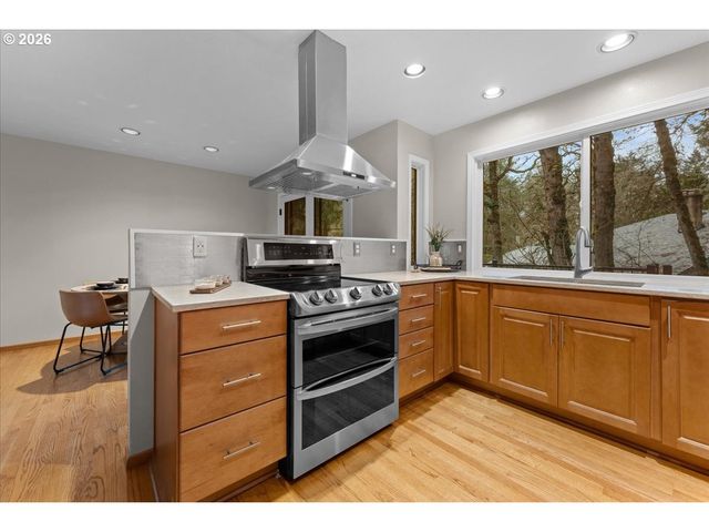 4361 ALBERT Cir, Lake Oswego, OR 97035