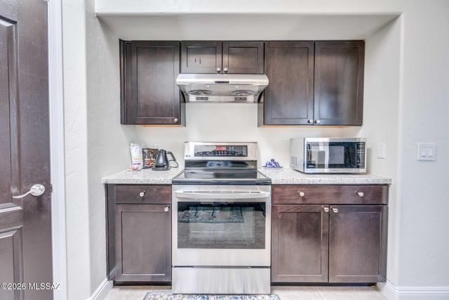 1736 N Wild Hyacinth Drive, Tucson, AZ 85715