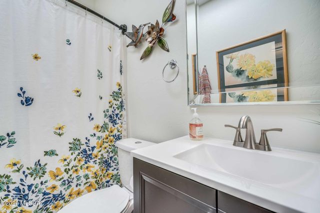 1736 N Wild Hyacinth Drive, Tucson, AZ 85715