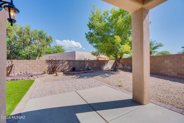 1736 N Wild Hyacinth Drive, Tucson, AZ 85715