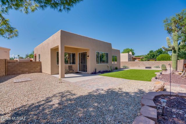 1736 N Wild Hyacinth Drive, Tucson, AZ 85715