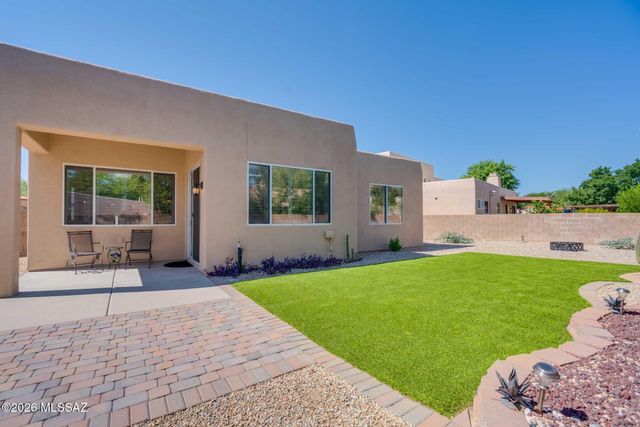 1736 N Wild Hyacinth Drive, Tucson, AZ 85715