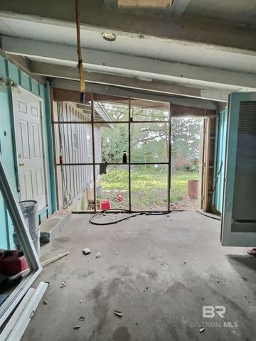 5609 FAIRVIEW Drive, Pensacola, AL 32505