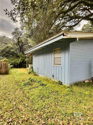 5609 FAIRVIEW Drive, Pensacola, AL 32505