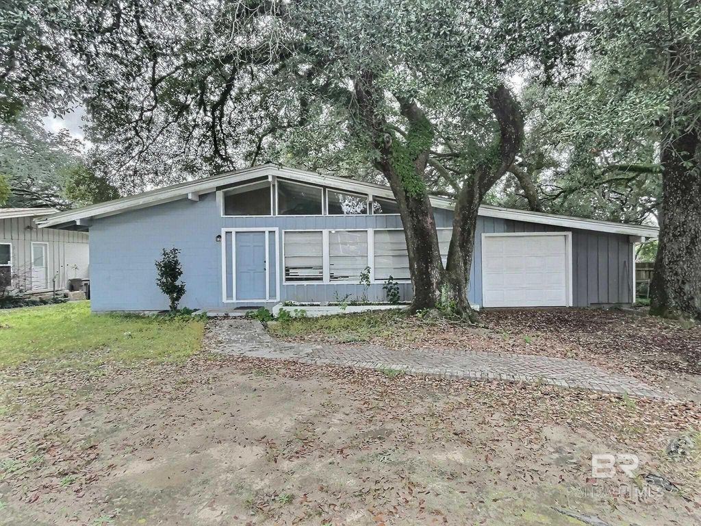 5609 FAIRVIEW Drive, Pensacola, AL 32505