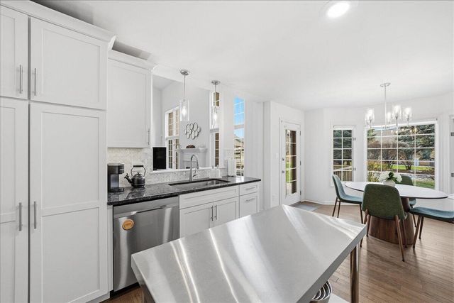 1716 Apple Blossom Drive, Munster, IN 46321