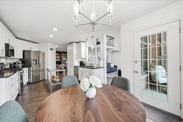 1716 Apple Blossom Drive, Munster, IN 46321