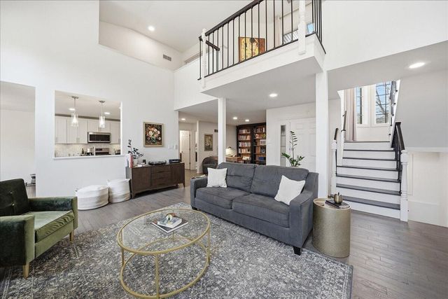 1716 Apple Blossom Drive, Munster, IN 46321