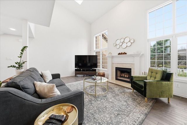 1716 Apple Blossom Drive, Munster, IN 46321