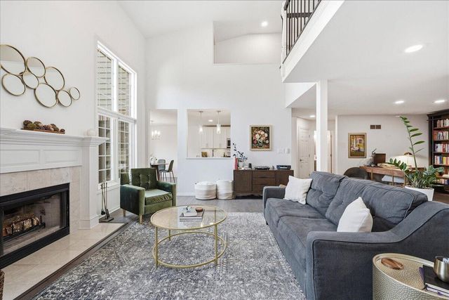 1716 Apple Blossom Drive, Munster, IN 46321